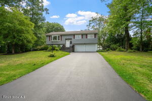 872 Whitney Drive Niskayuna, NY 12309