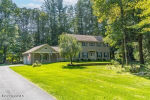 14 Kyer Farm Road Gansevoort, NY 12831