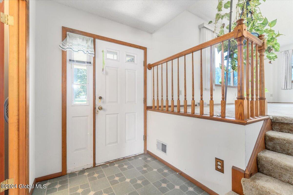 4 Ives Court in Schenectady, NY Listed For 325,000.00 by Jennifer C