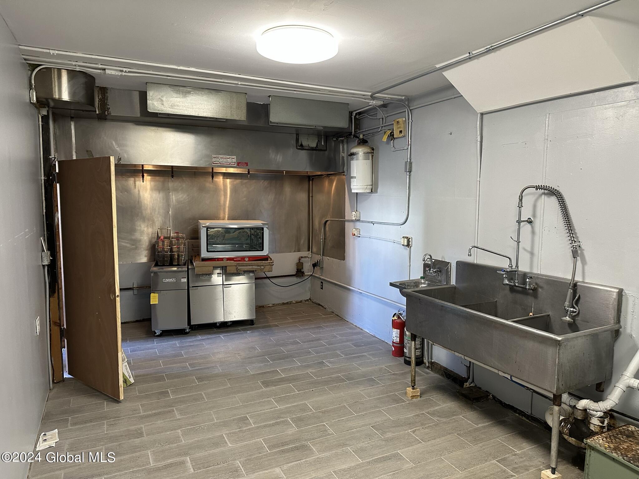 123 Madison Avenue, Albany, NY Property Listing from DaviesDavies