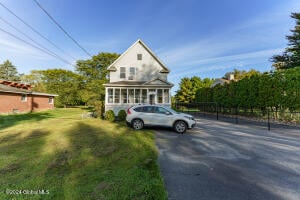 21 Nutwood Avenue Schenectady, NY 12304