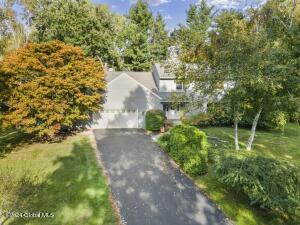 4 Brookhaven Drive Niskayuna, NY 12309