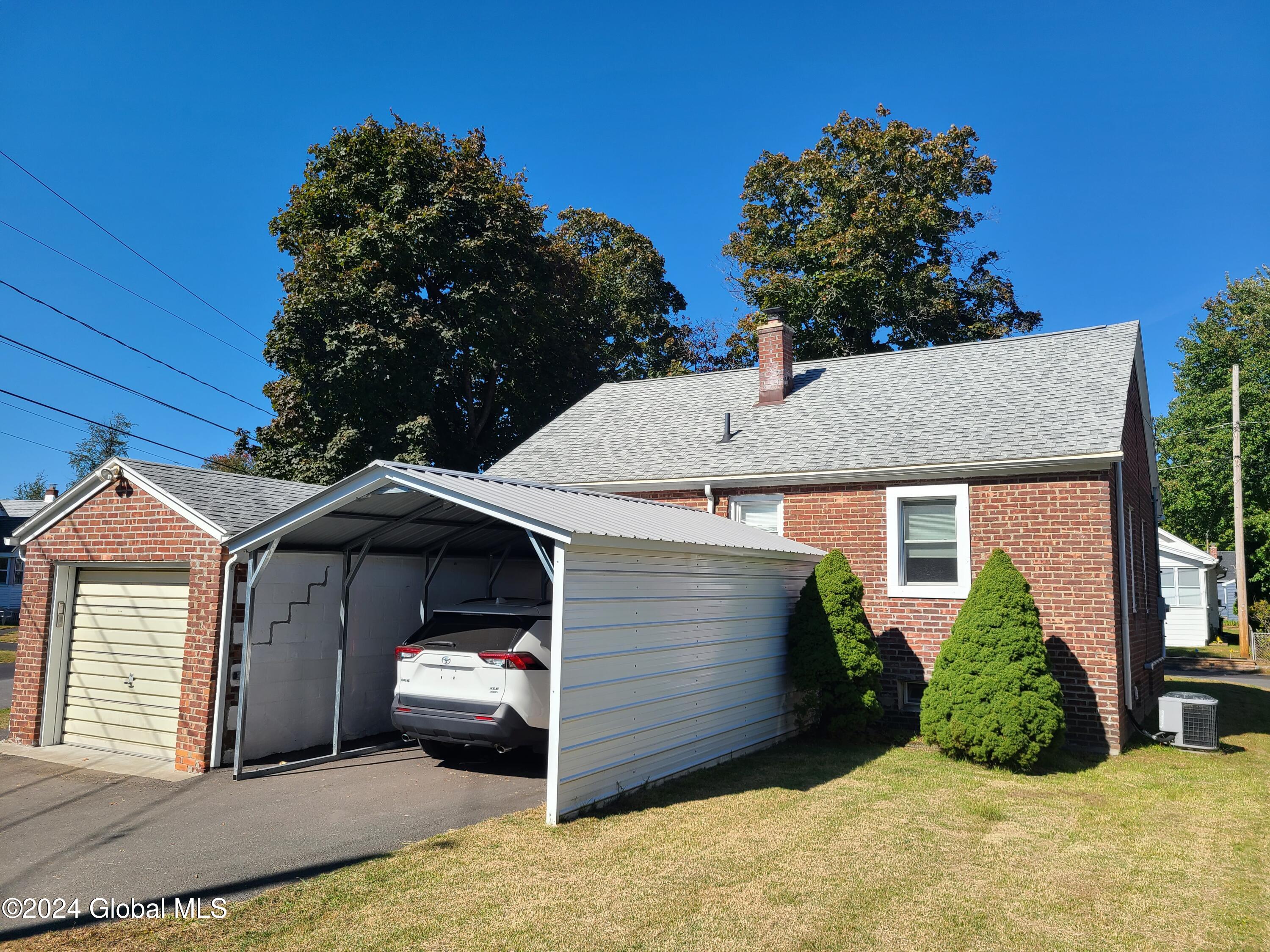 36 Elmhurst Avenue in Albany, NY Listed For 229,900.00 by Rino