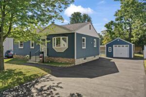 22 Vics Court Albany, NY 12205