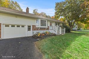 4 Gretel Terrace Ballston Lake, NY 12019