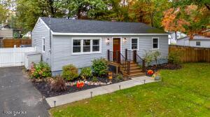 28 Birchwood Drive Halfmoon, NY 12065