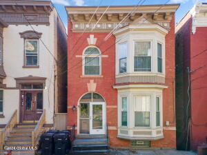 213 9th Street Troy, NY 12180