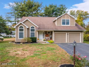 4 W Sky Lane Clifton Park, NY 12065