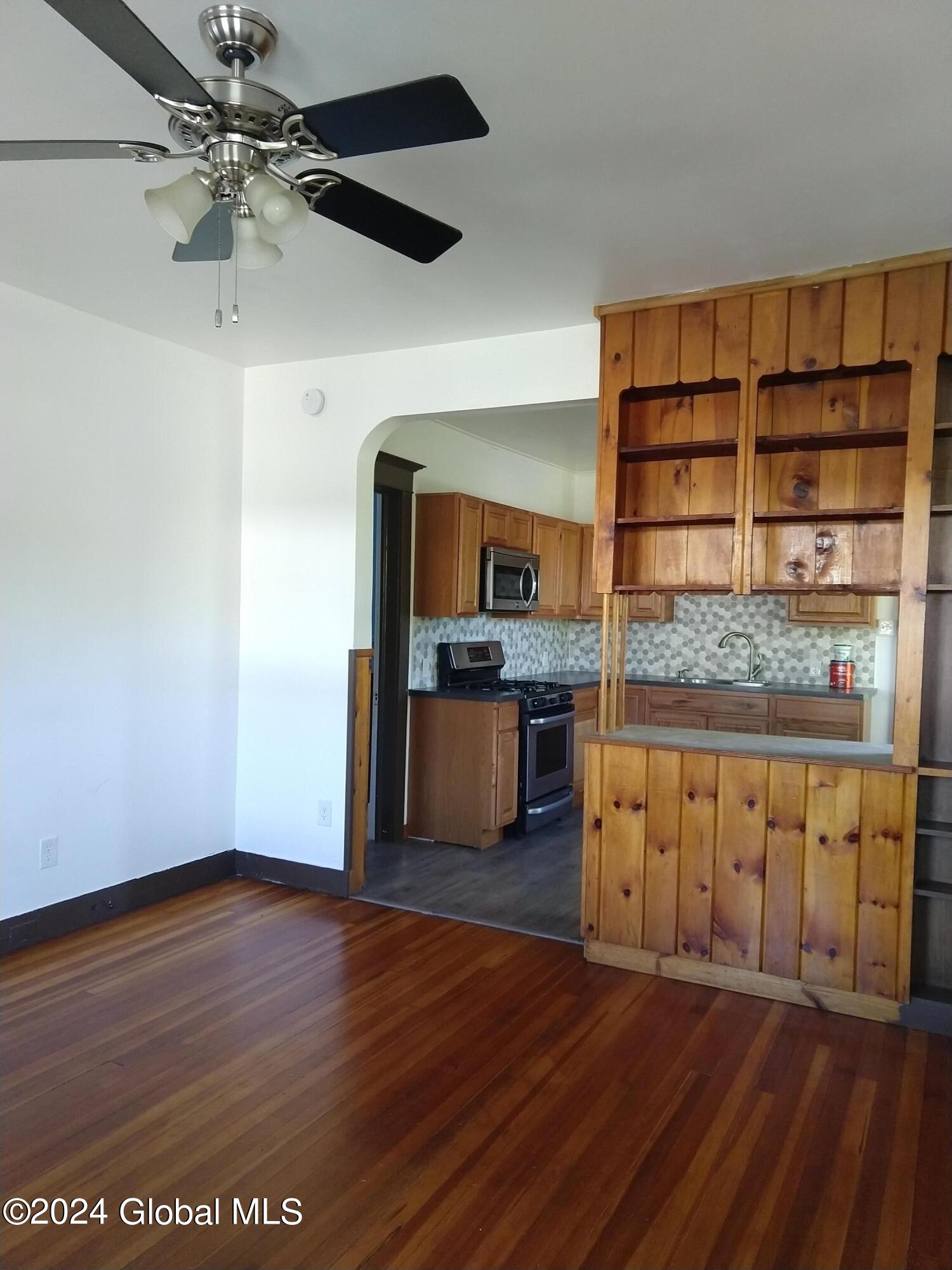 1 Columbia Street in Schenectady, NY Listed For 1,600.00 by Lori