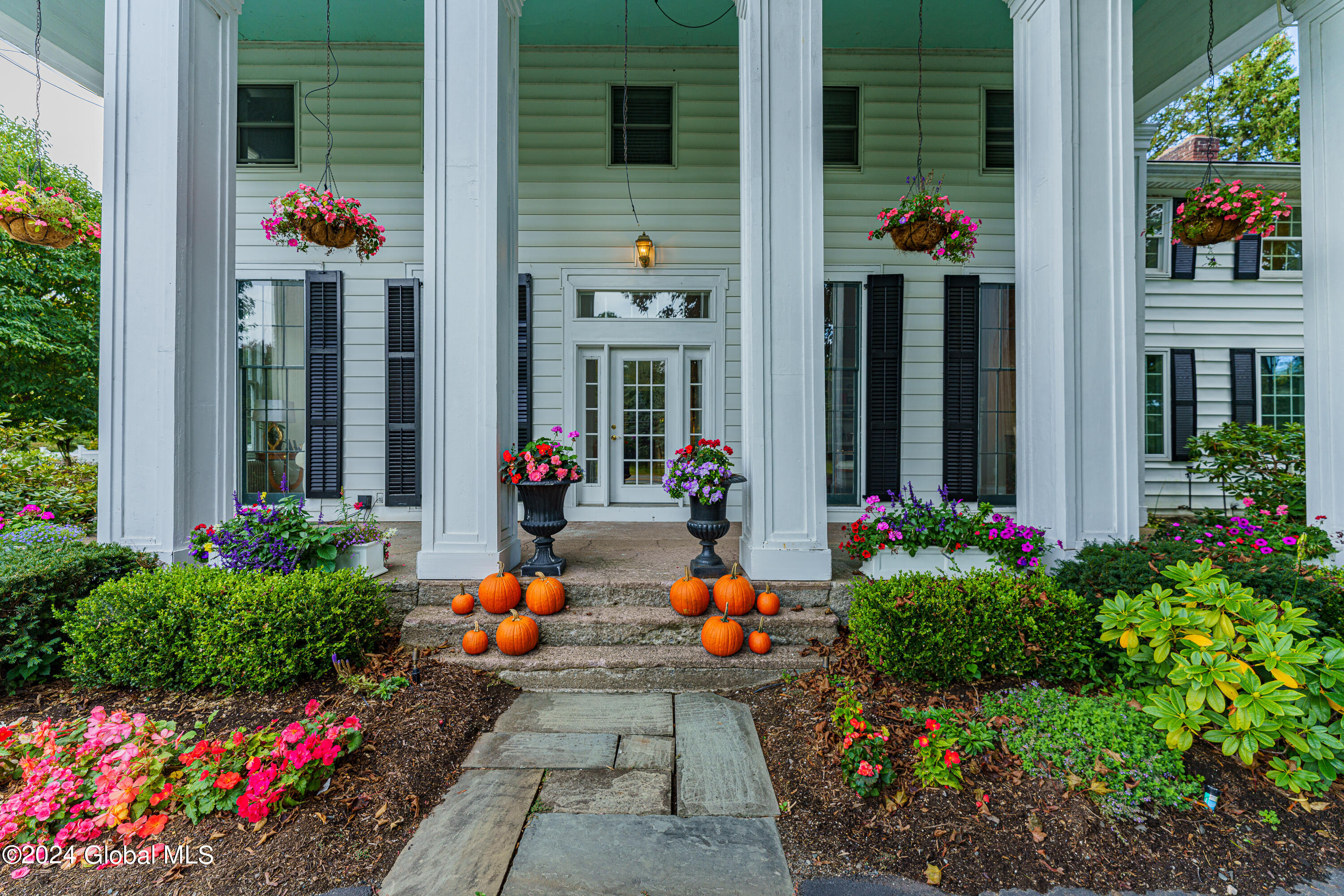 564 New Loudon Road, Newtonville, NY Property Listing from DaviesDavies