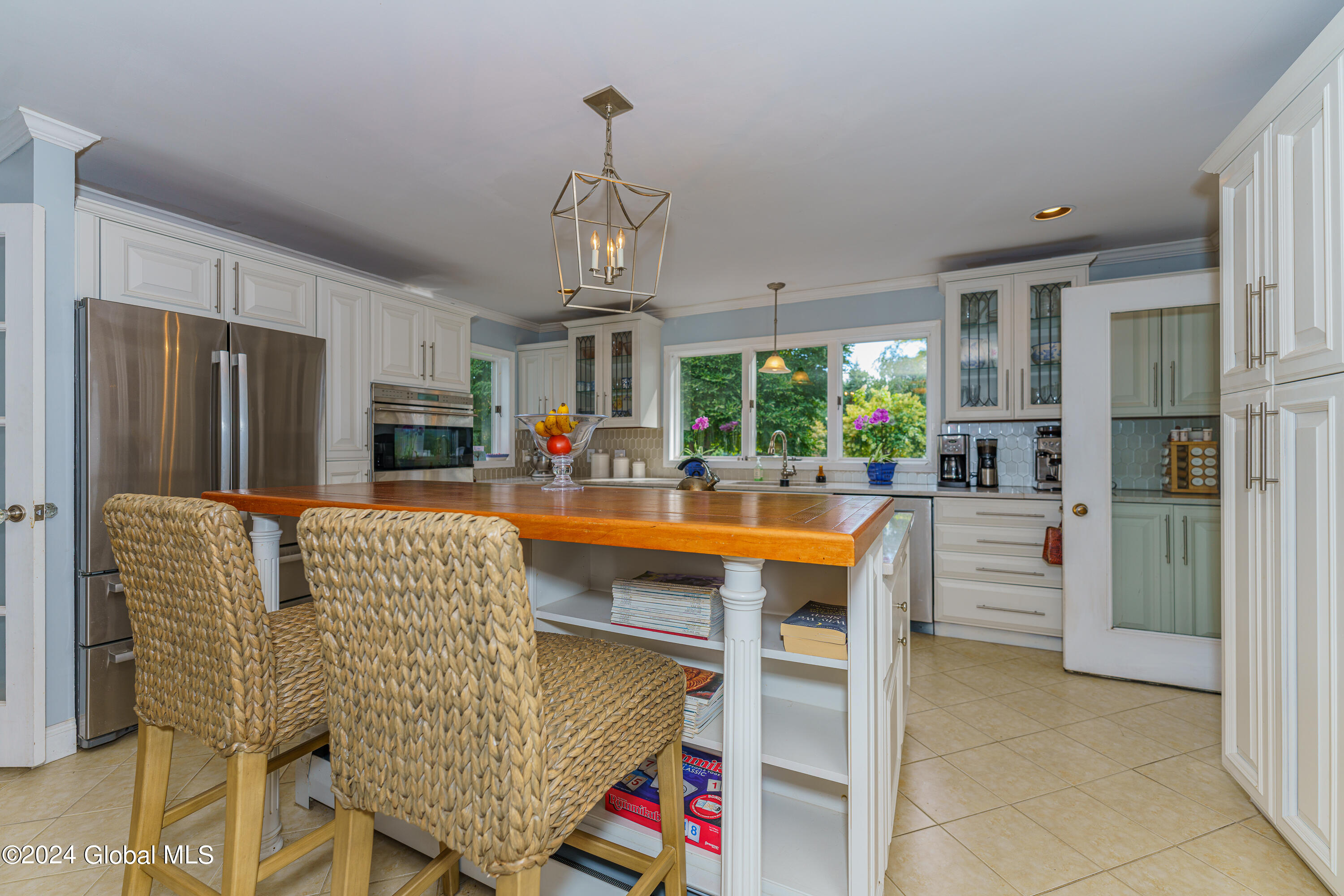 564 New Loudon Road, Newtonville, NY Property Listing from DaviesDavies