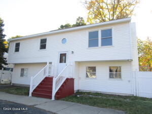 4 Thoroughbred Lane Albany, NY 12205