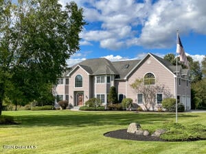 18 Oak Valley Way Queensbury, NY 12804