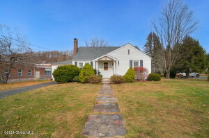 24 Vets Road Windham, NY 12496