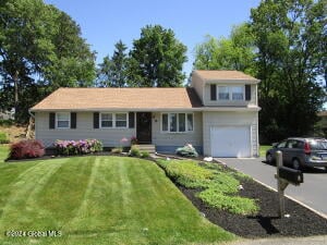 8 Mason Court Loudonville, NY 12211