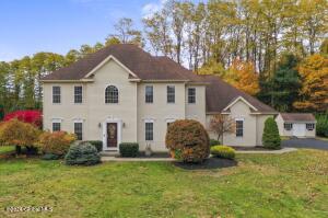 16 Devonshire Way Clifton Park, NY 12065