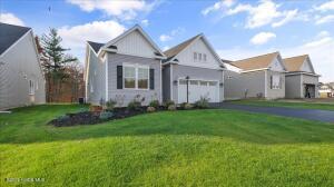 5 Blue Ridge Drive Halfmoon, NY 12065