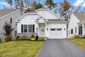 25 Bradley Circle Halfmoon, NY 12065