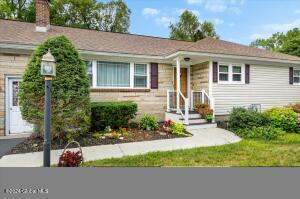 4 Delee Avenue Guilderland, NY 12203