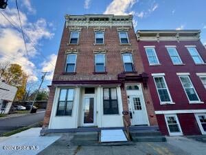 164 9th Street Troy, NY 12180