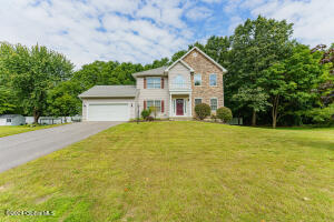 8 Ryan Court Clifton Park, NY 12065