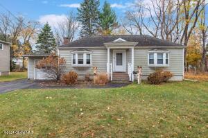 12 Surrey Road Schenectady, NY 12302