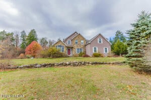 26 Sanford Lane Queensbury, NY 12804