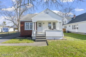 77 Oakdale Avenue Schenectady, NY 12306