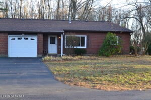 2c LaCosta Drive Clifton Park, NY 12065