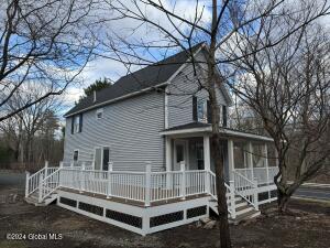 196 Font Grove Road Slingerlands, NY 12159
