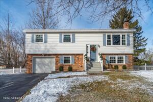 71 Coventry Court Voorheesville, NY 12186