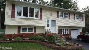 14 Apple Blossom Lane Colonie, NY 12205