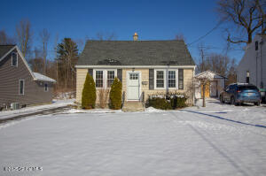 9 Lester Street Colonie, NY 12205