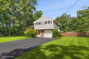 3 St Anna Lane Glenville, NY 12302