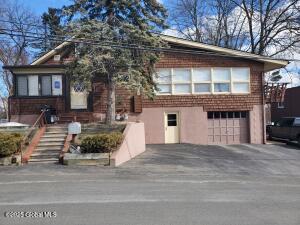 106 Braintree Street Colonie, NY 12205