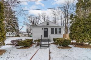 1828 Rensselaer Avenue Rotterdam, NY 12303