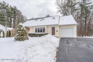 45 Alden Court Delmar, NY 12054