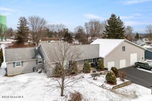 6 Joslen Heights Road Hudson, NY 12534