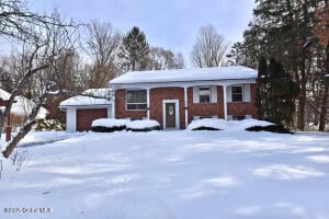 4 W Circular Court Saratoga Springs, NY 12866