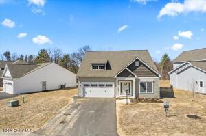 97 Lakepointe Way Saratoga Springs, NY 12866