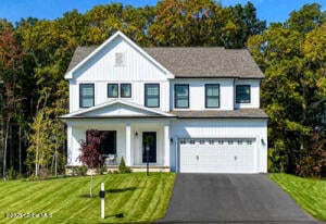 6 Savannah Court Selkirk, NY 12158