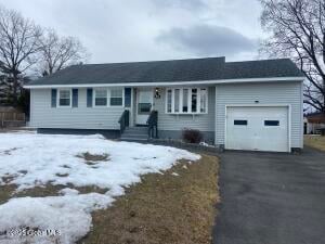 25 Margaret Drive Colonie, NY 12211