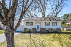 4 Iroquois Drive Saratoga Springs, NY 12866