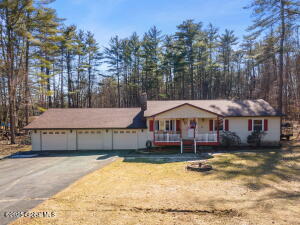 238 Tompkins Road Ravena, NY 12143