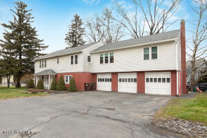 18 Moxley Street Ravena, NY 12143