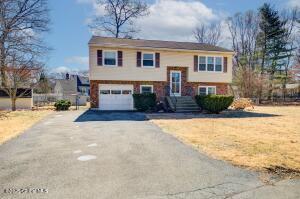 32 Myers Court Albany, NY 12205