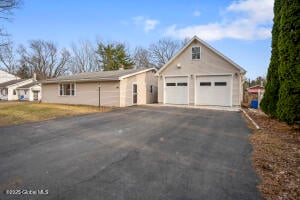26 Cottage Lane Selkirk, NY 12158