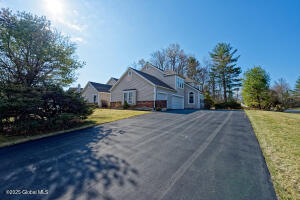 82 Killarney Drive Niskayuna, NY 12309