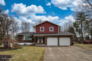 46 Wiltshire Way Niskayuna, NY 12309