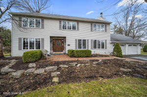 35 Axbridge Lane Delmar, NY 12054